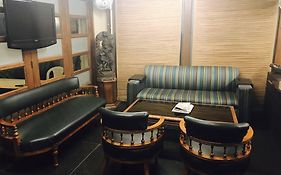 Skylink Suites Bed & Breakfast